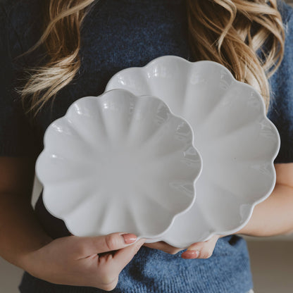 SET OF 2 White Scalloped melamine Serving Trays
