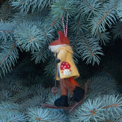 Ornament Fox on Skis