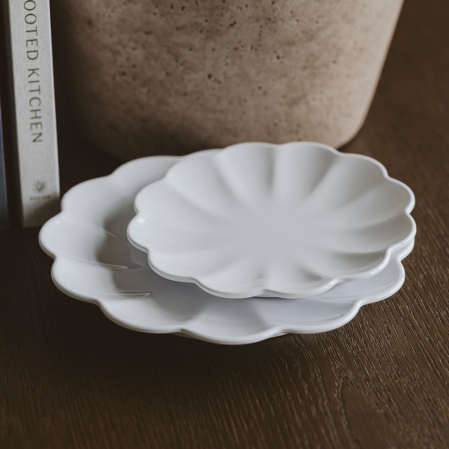 SET OF 2 White Scalloped melamine Serving Trays
